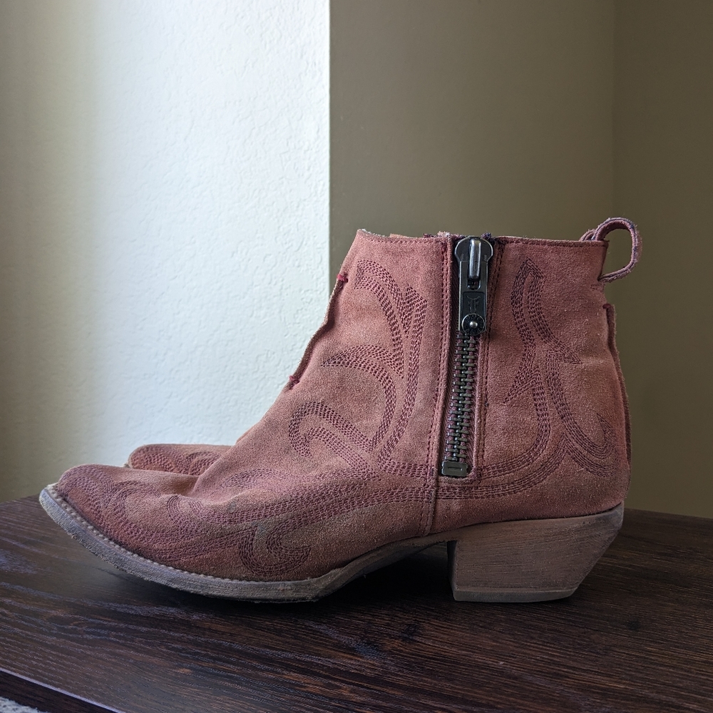 Frye Sacha Primrose Shortie Western Ankle Boot Booties Rosewood Red Brown